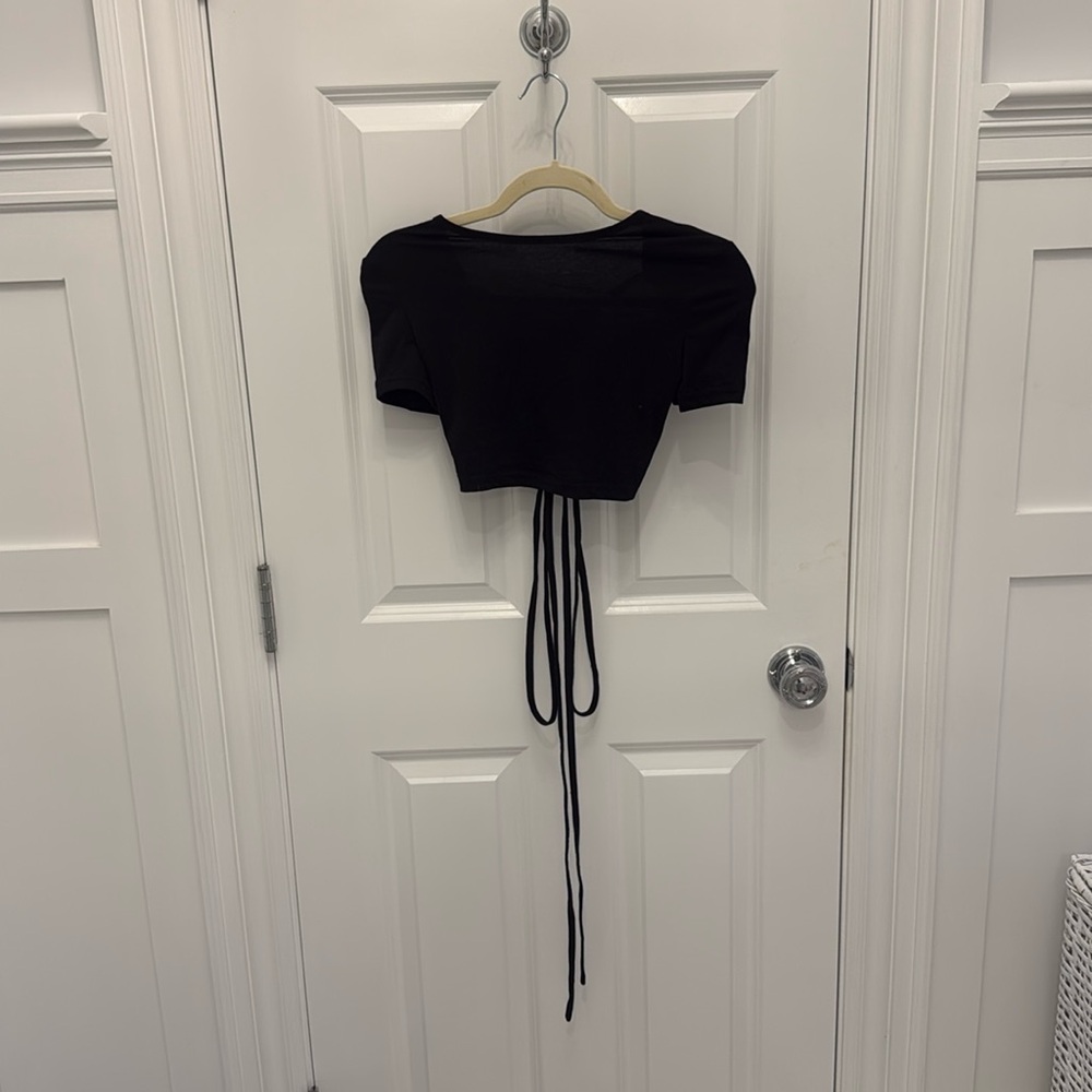 SHEIN Black Women's Crop Top